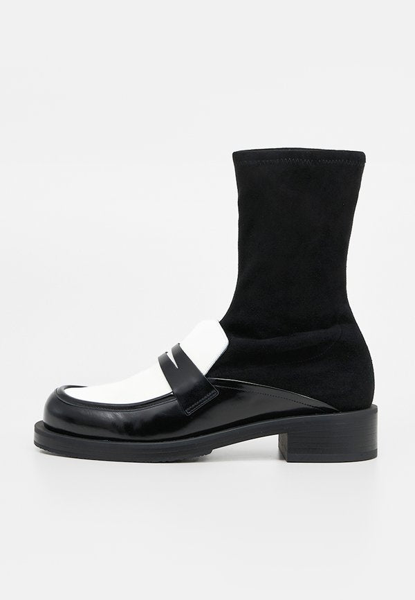 Stuart Weitzman 5050