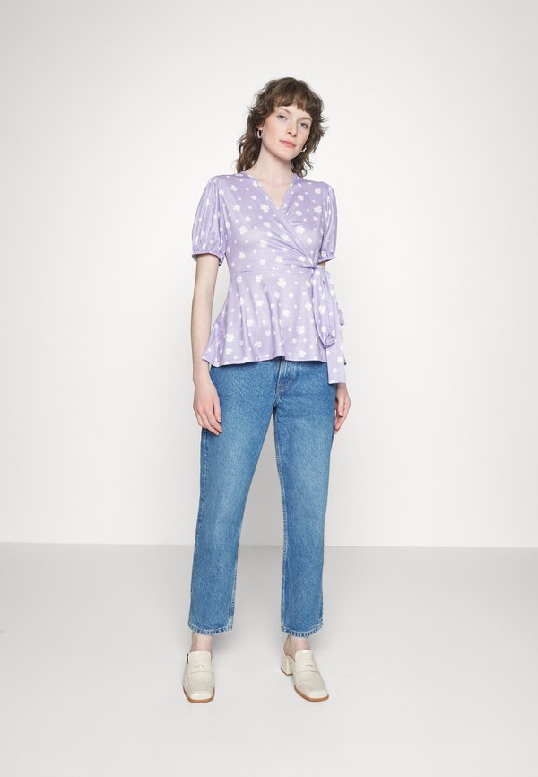 IN THE STYLE CHARLOTTE GREEDY LILAC FLORAL PUFF SLEEVE FIXED WRAP TOP