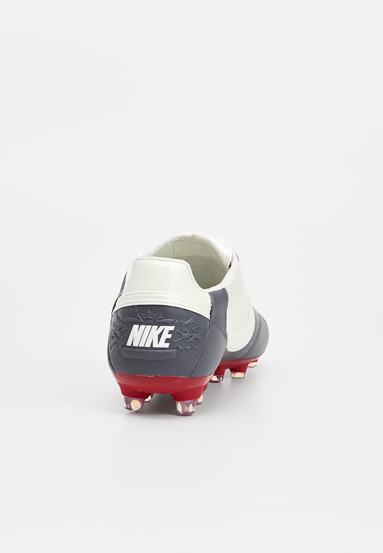 Nike Performance PREMIER III