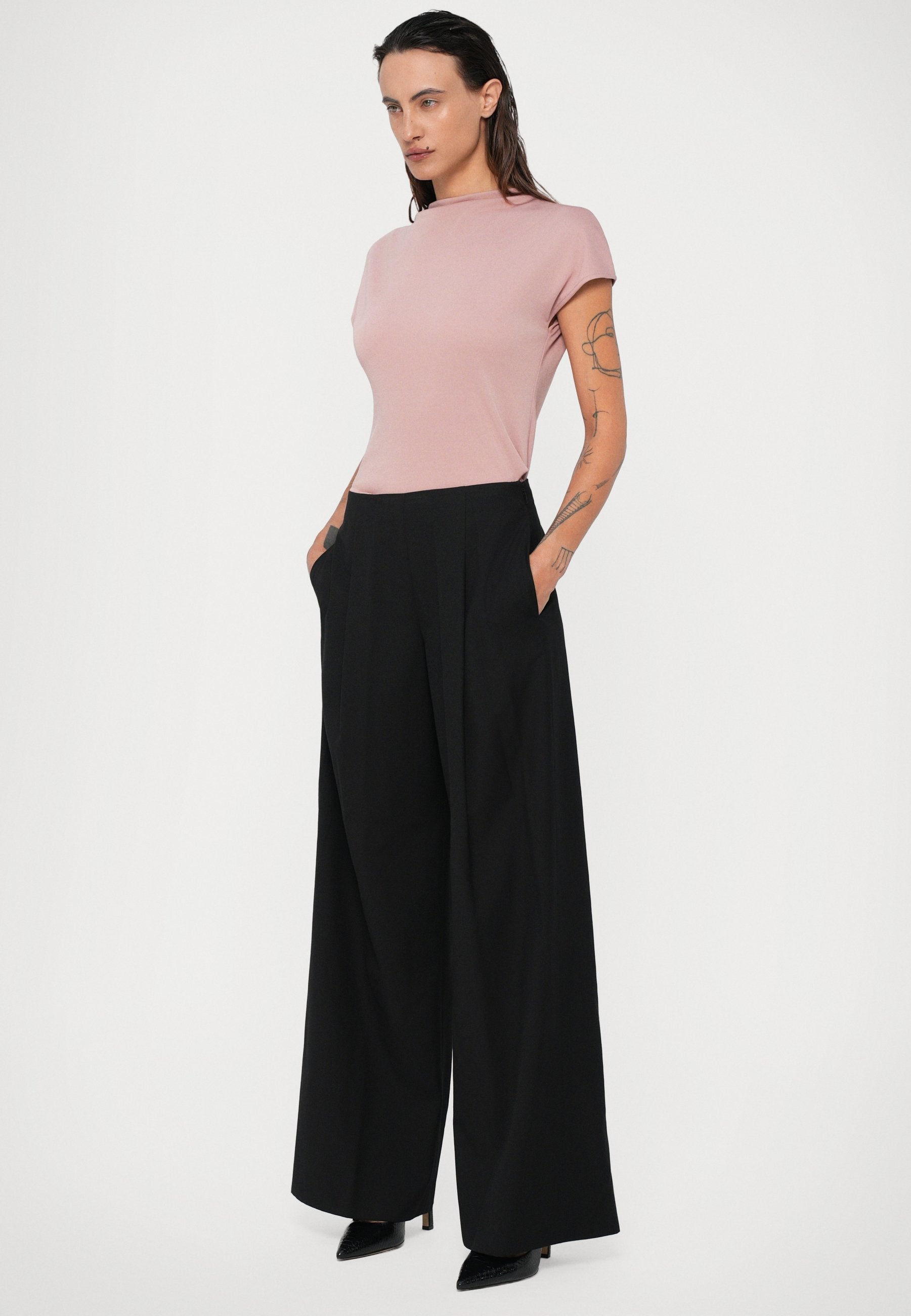 TROUSER Media 6