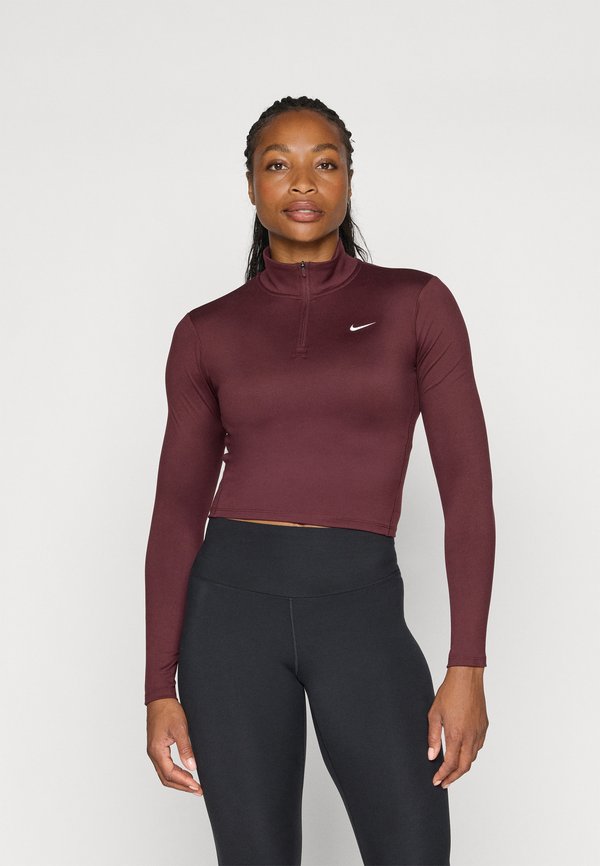 Nike Performance ONE