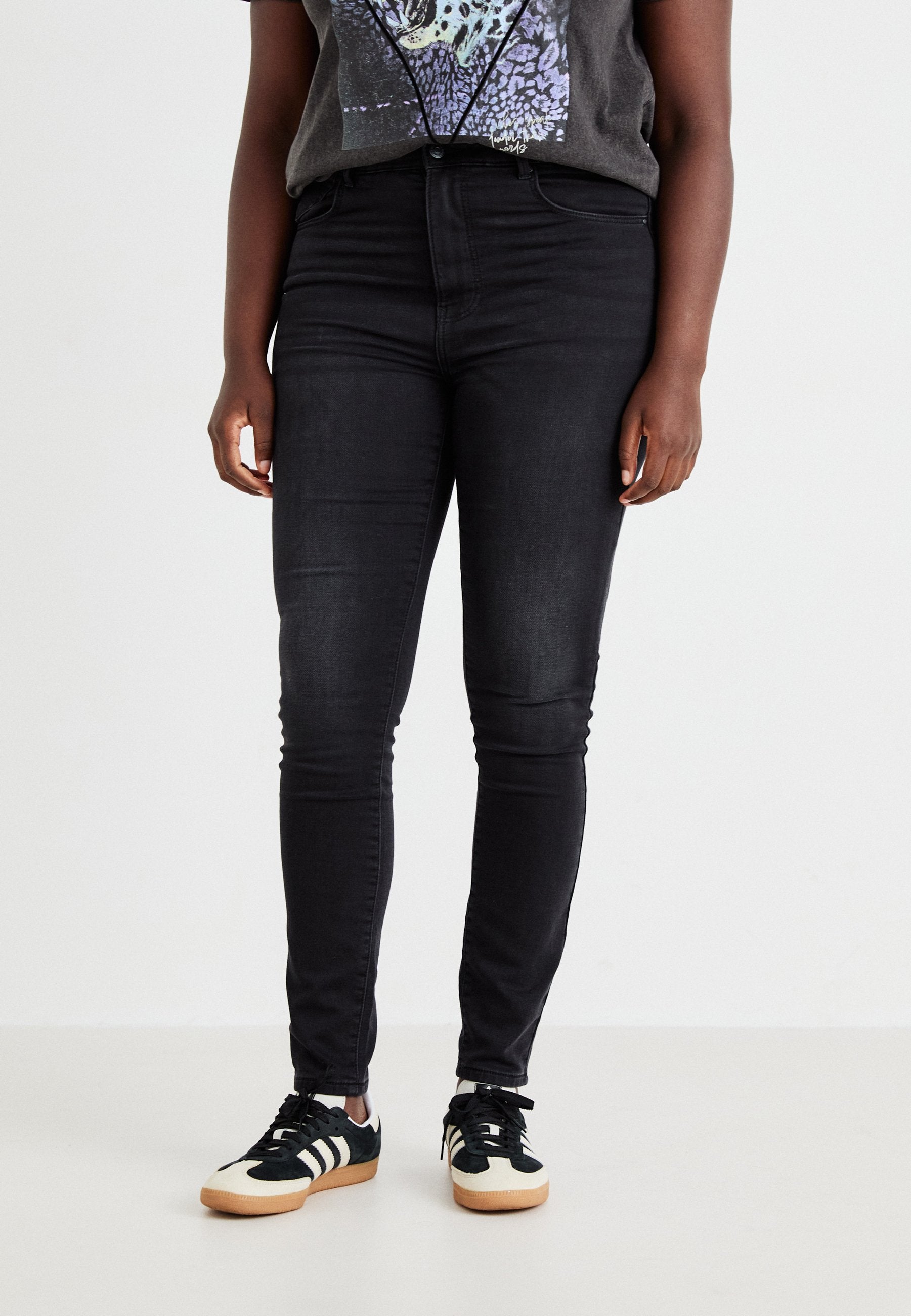 Skinny fit CARFOREVER high waist jogg Media 3