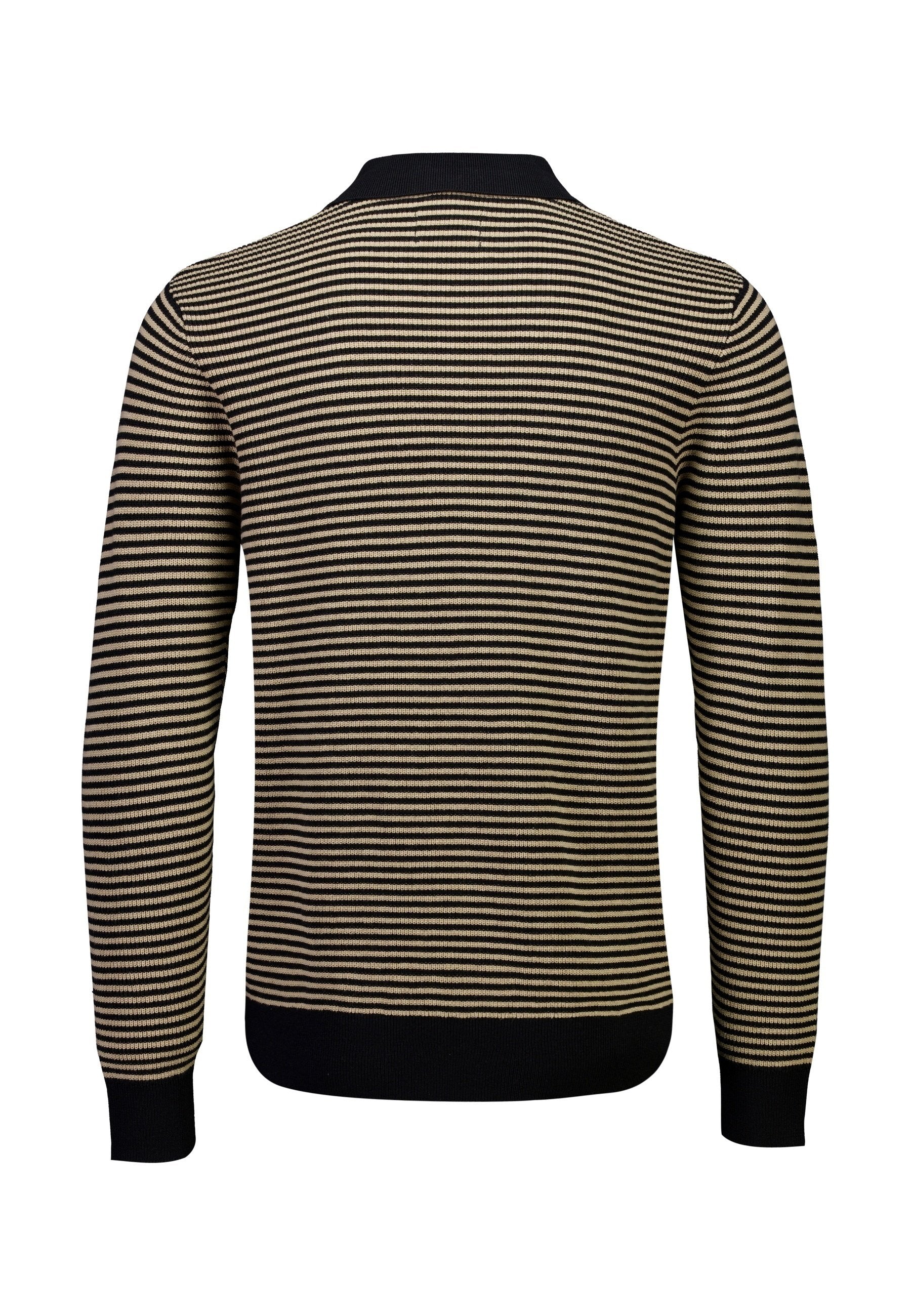 V-NECK  Media 5