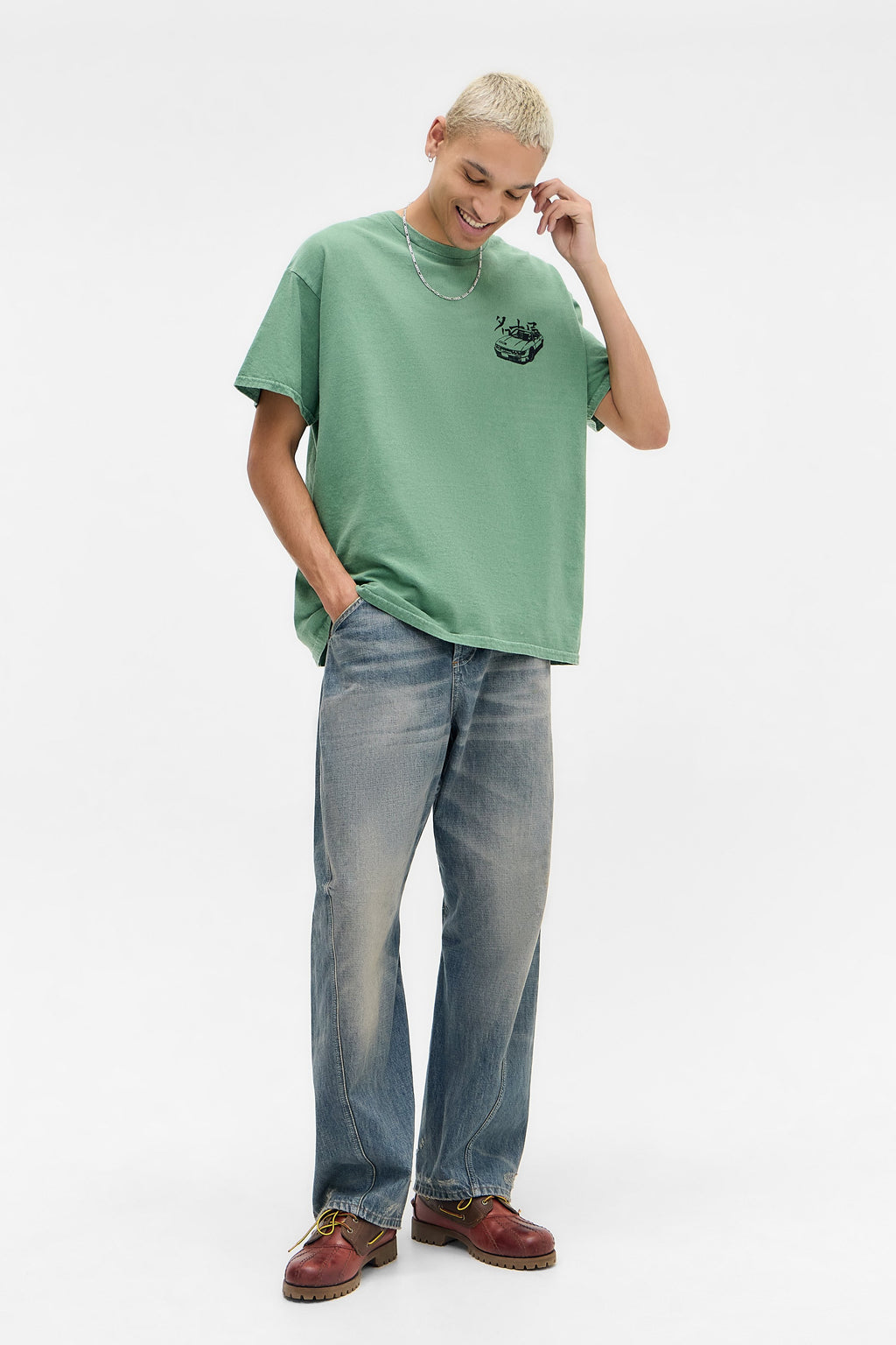 BDG Urban Outfitters JAPANESE CAR MOTIF TEE