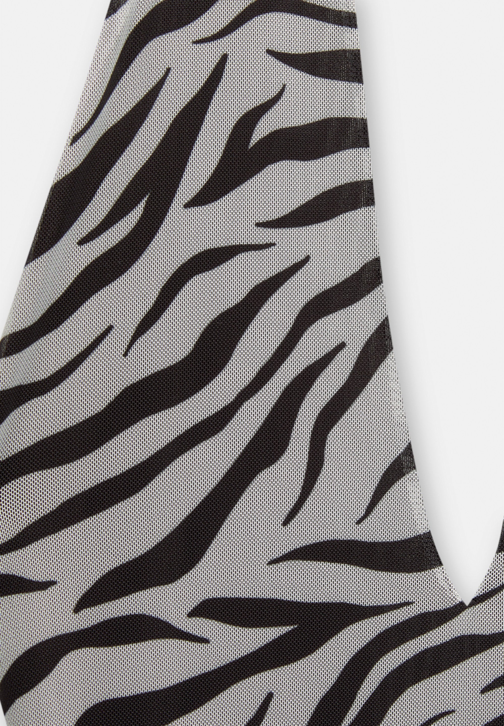 PULL&BEAR ANIMAL PRINT