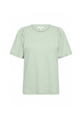 Helles grünes T-Shirt mit kurzen Ärmeln, Rundhalsausschnitt und Puffärmeln. Hergestellt aus einem weichen, glatten Stoff mit normalem Schnitt.