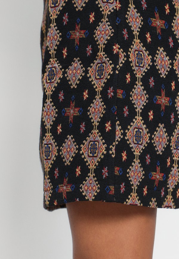 Apricot SKIRT