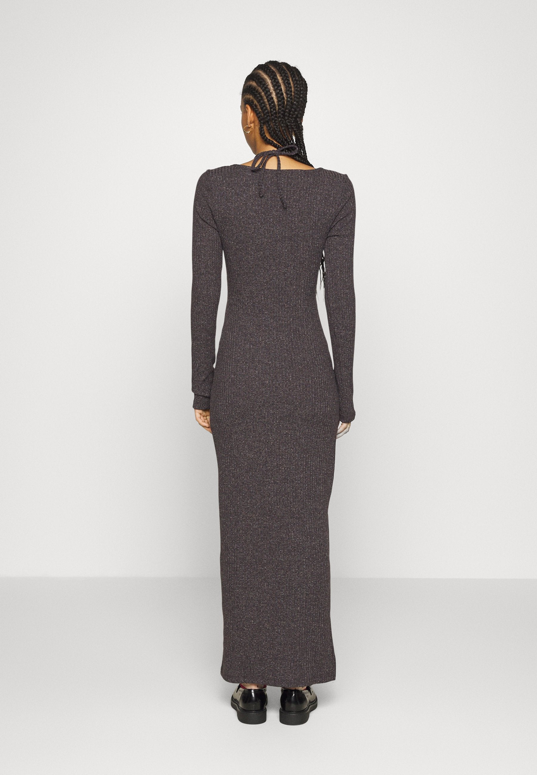 NA-KD TIE NECK LONG SLEEVE DRESS