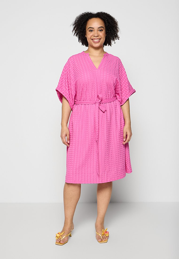 ONLY Carmakoma Freizeitkleid Media 1