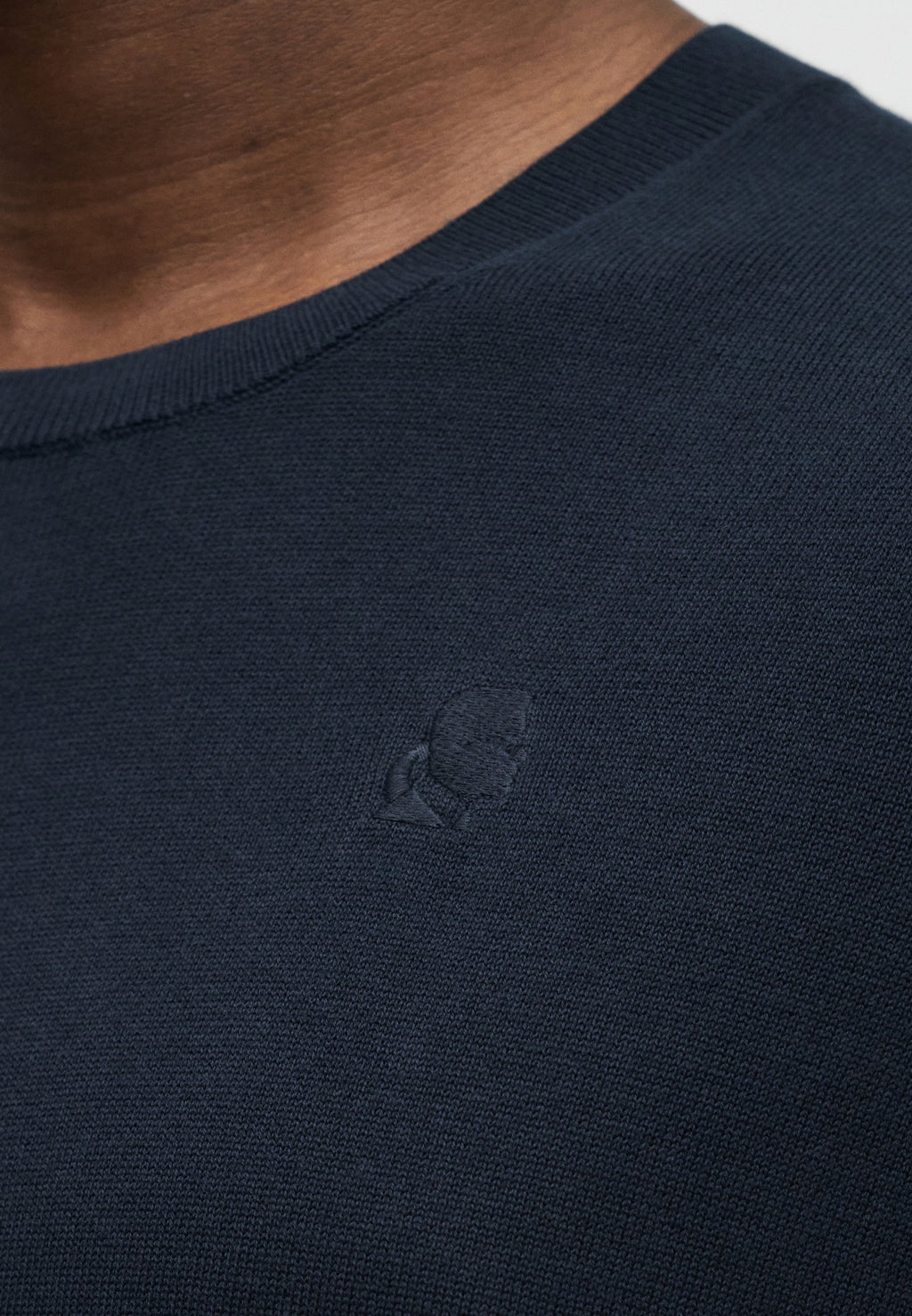 CREWNECK Media 6