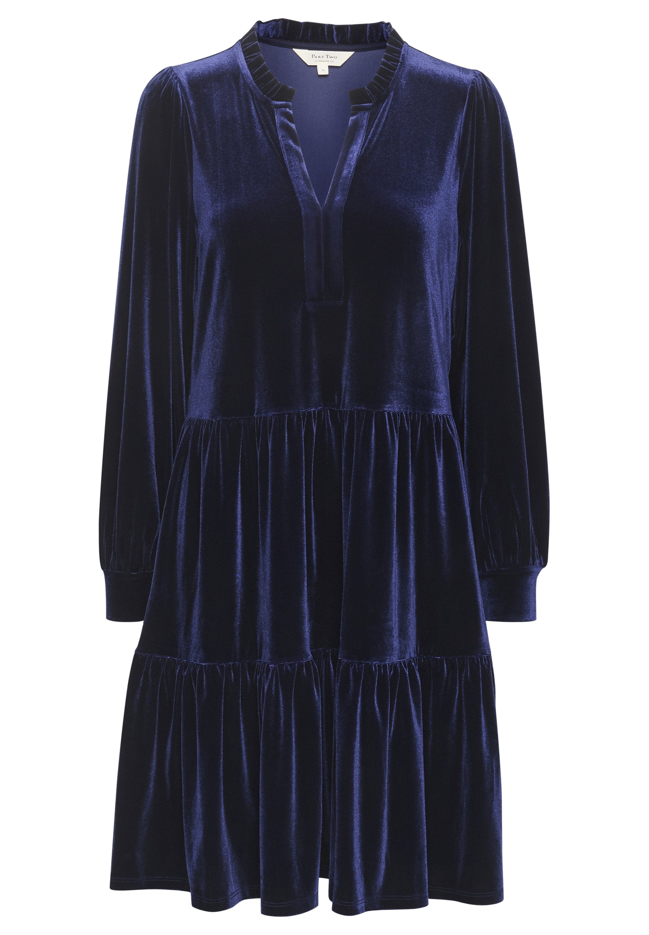 Marineblaues Samtkleid mit langen Ärmeln, einem V-Ausschnitt und Rüschendetails. Verfügt über einen gestuften Rock für eine fließende Silhouette.