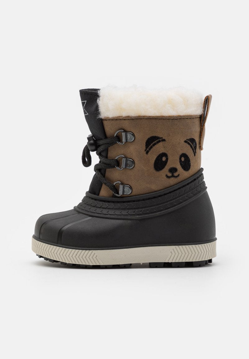 Braune und schwarze isolierte Winterstiefel mit Kunstfellfutter, ausgestattet mit einem Pandagesicht-Design, schwarzen Schnürsenkeln, Gummisohle und strukturierten Akzenten.