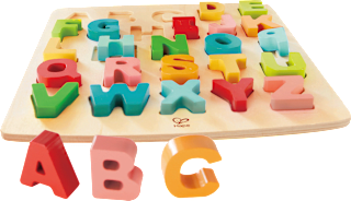 Puzzle aus Holz mit Großbuchstaben ABC Hape