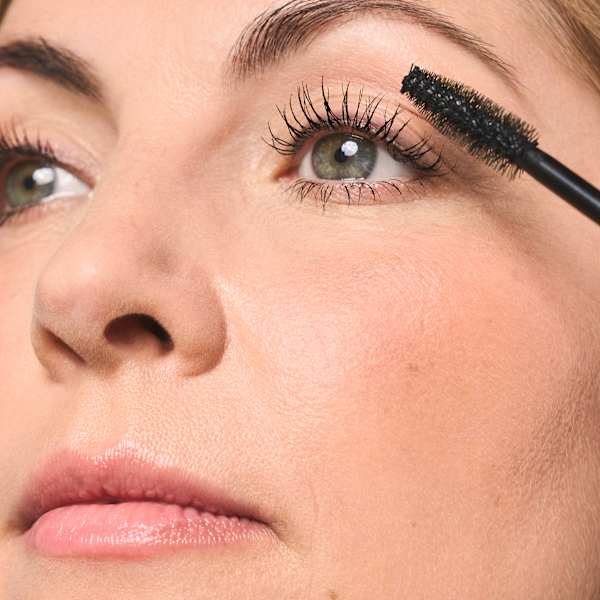 Mascara Intense Volume Waterproof Easy Remove Deep Black M. Asam