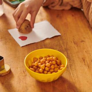 Kindersnack Dinkel Bällchen Paprika, ab 3 Jahren MOGLi