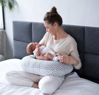 Stillkissen grau Motiv Raute  Motherhood