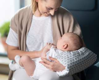 Stillmuff grau/weiß Motiv Raute Motherhood