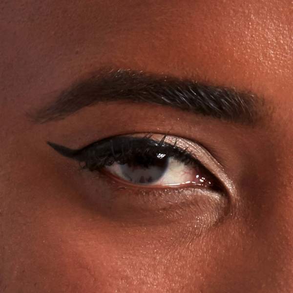 Liquid Eyeliner Epic Wear Semi Permanent  01 Black  NYX PROFESSIONAL MAKEUP