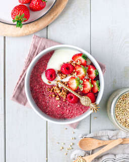 Smoothie Bowl Pulver Alice im Beerenland, Erdbeere & Acaibeere oatsome