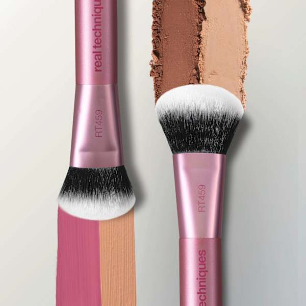 Pinsel Multitask Blush Brush REAL TECHNIQUES