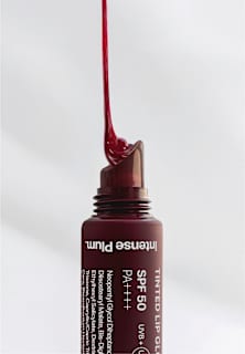 Lipgloss Intense Plum LSF 50, regenerierend Transparent Lab