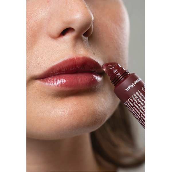 Lipgloss Intense Plum LSF 50, regenerierend Transparent Lab