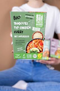 Tandoori Typ Chicken Curry mit Naturreis TRESSBRÜDER